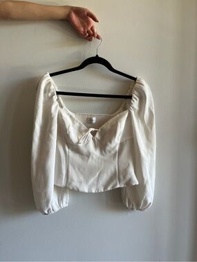 Wilfred/aritzia Women's Puff-Sleeve Sweetheart Neck Top in light birch